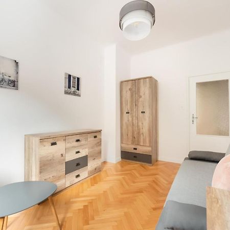 Plac Zbawiciela 3-Bedroom Apartment Варшава Екстер'єр фото