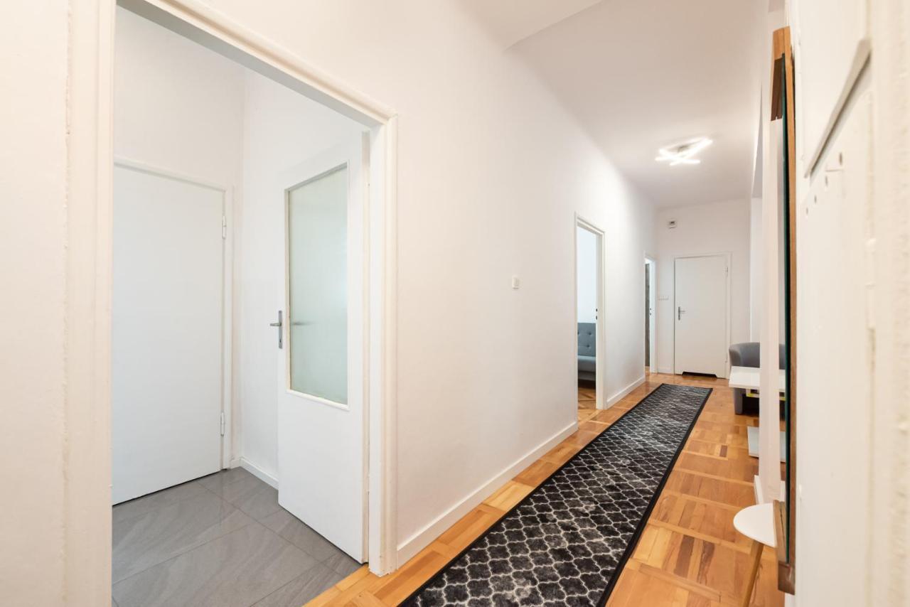 Plac Zbawiciela 3-Bedroom Apartment Варшава Екстер'єр фото