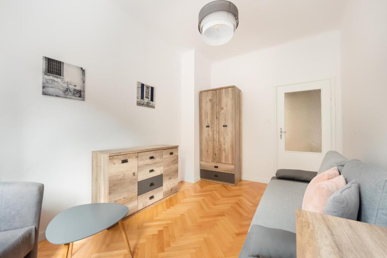 Plac Zbawiciela 3-Bedroom Apartment Варшава Екстер'єр фото